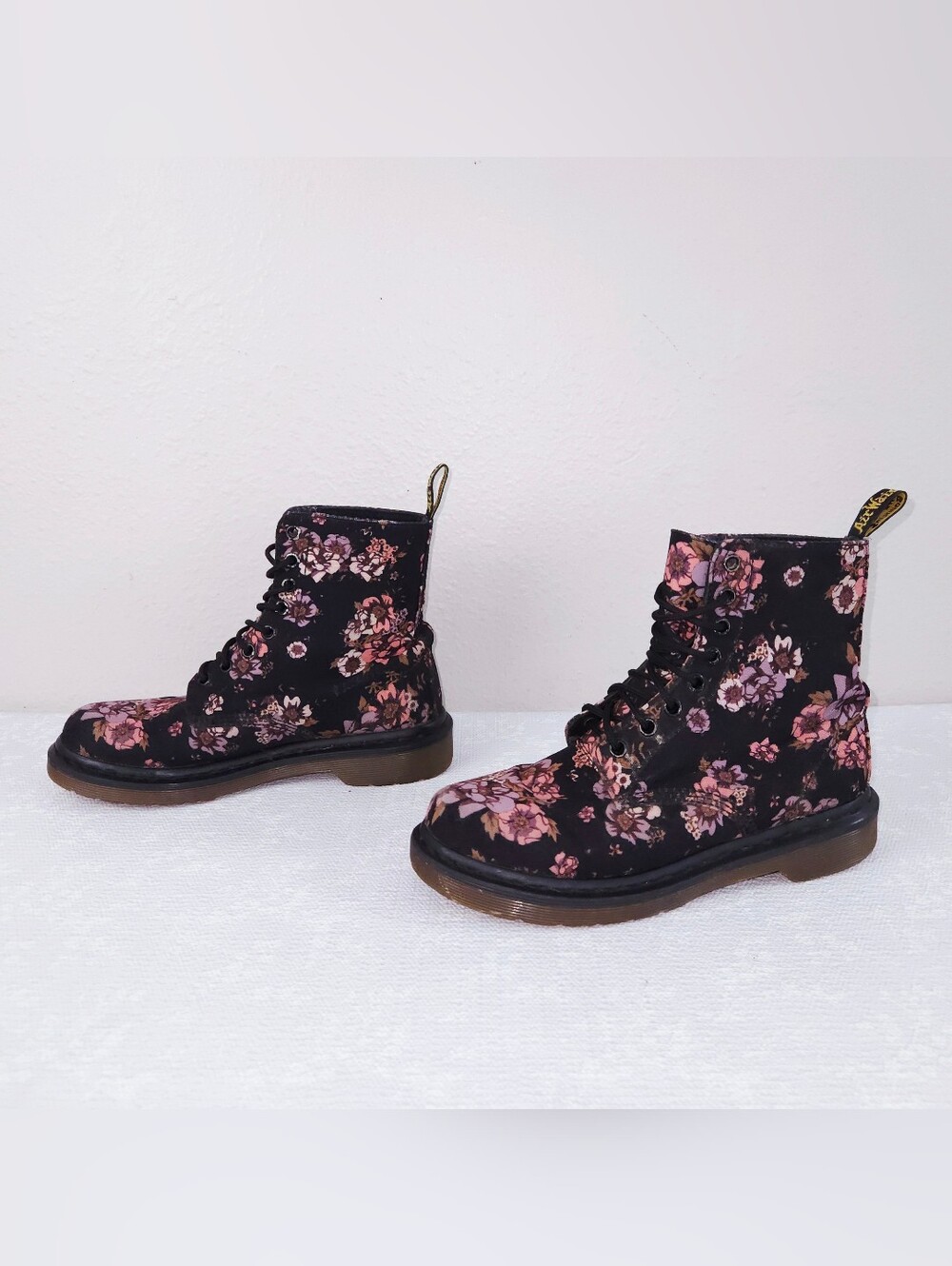 Dr. Martens Beckett Floral Combat Boots US 7 Black Pink Purple Lace-Up